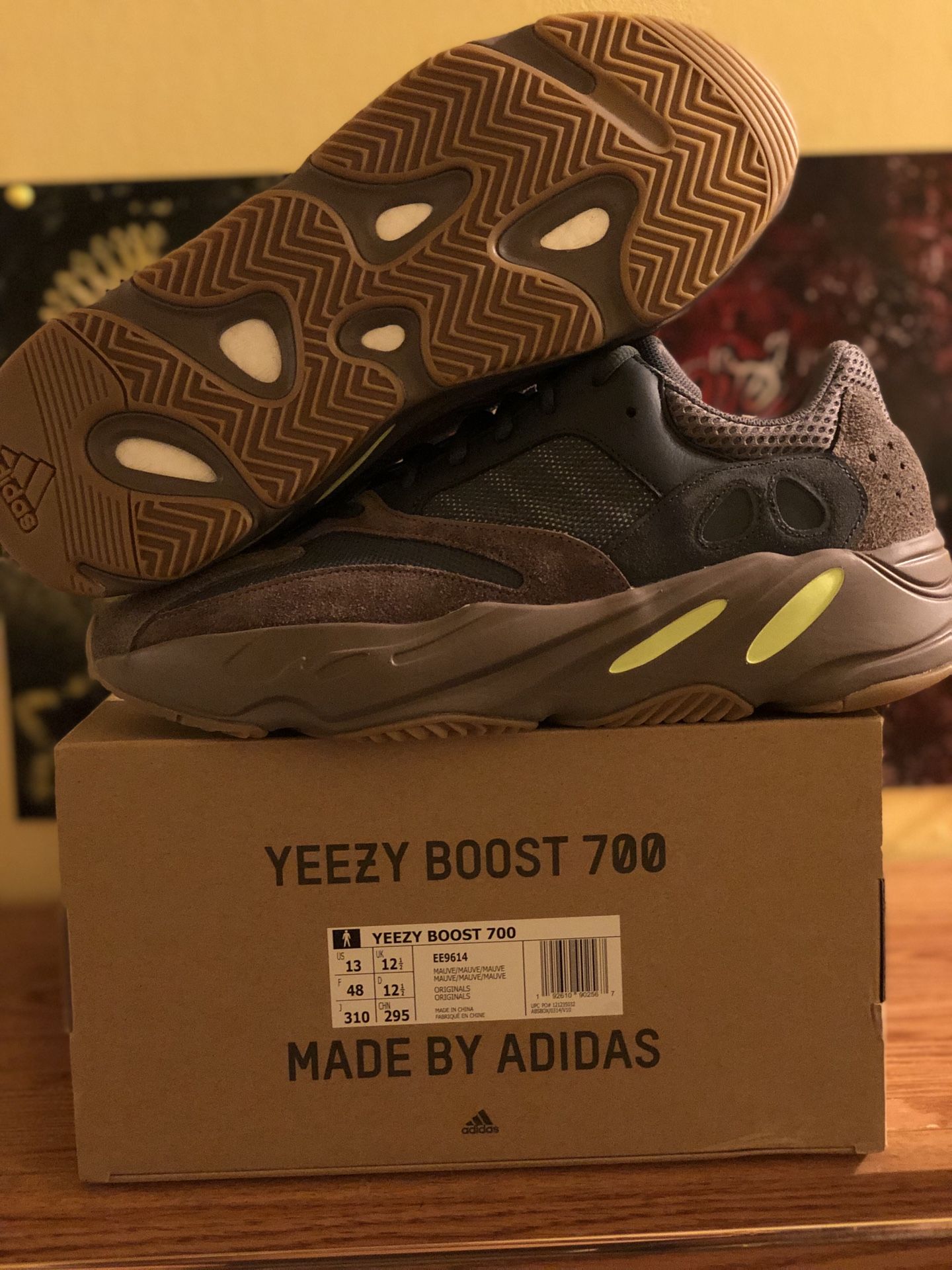 Brand New Mauve 700 size 13