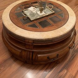 Beautiful Wood Round Coffee Table 