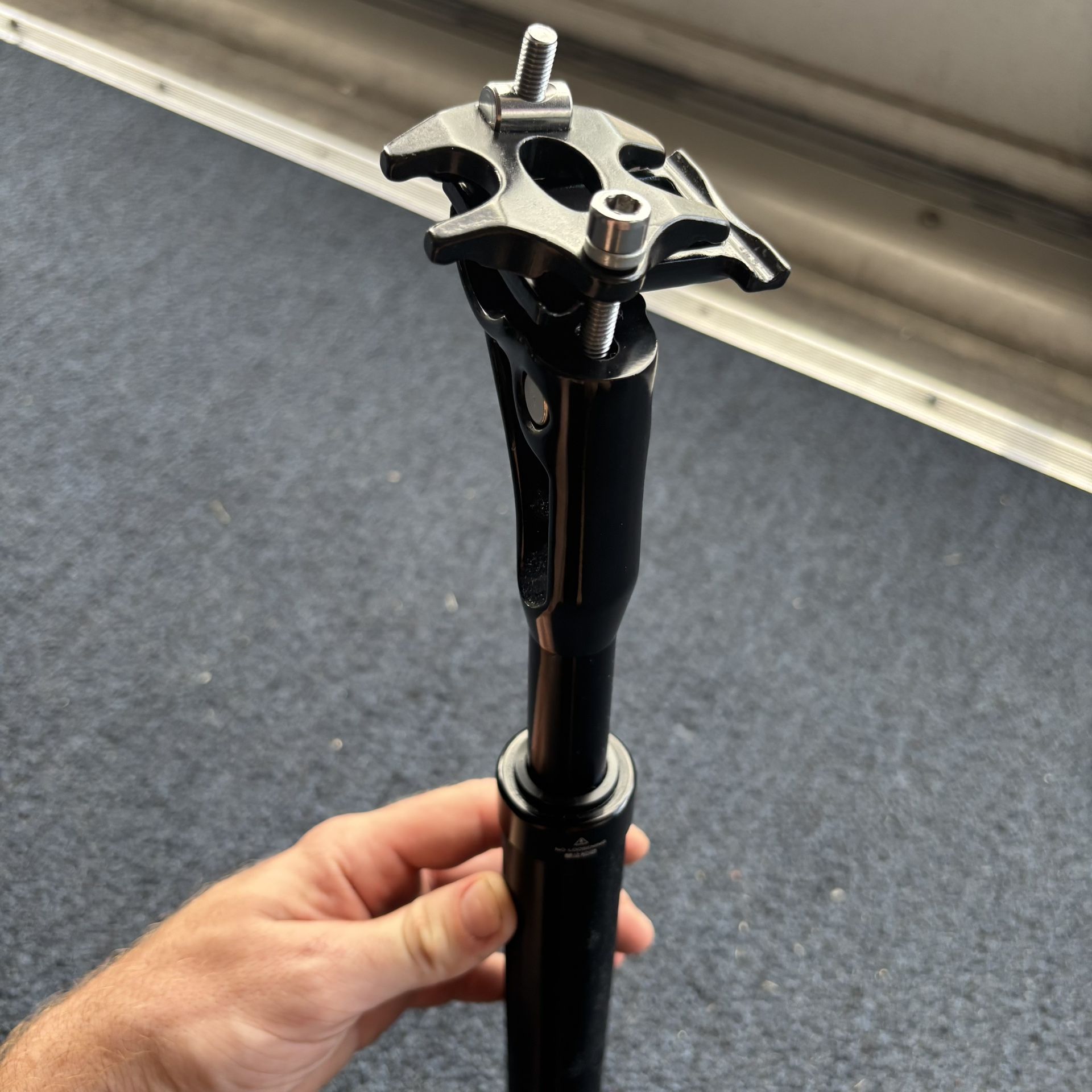 Bike Shock Absorbing Seat Post 