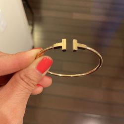 Authentic Rose Gold Tiffany & Co. T Wire Bracelet Size Small