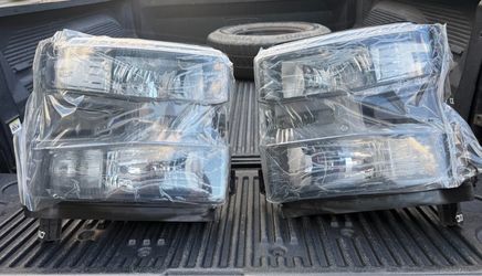 19-21 Chevy Silverado Black Clear Reflector Headlights