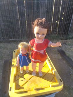 Vintage toy dolls 100
