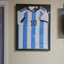 MESSI COLLECTIBLES JERSY FRAMED 
