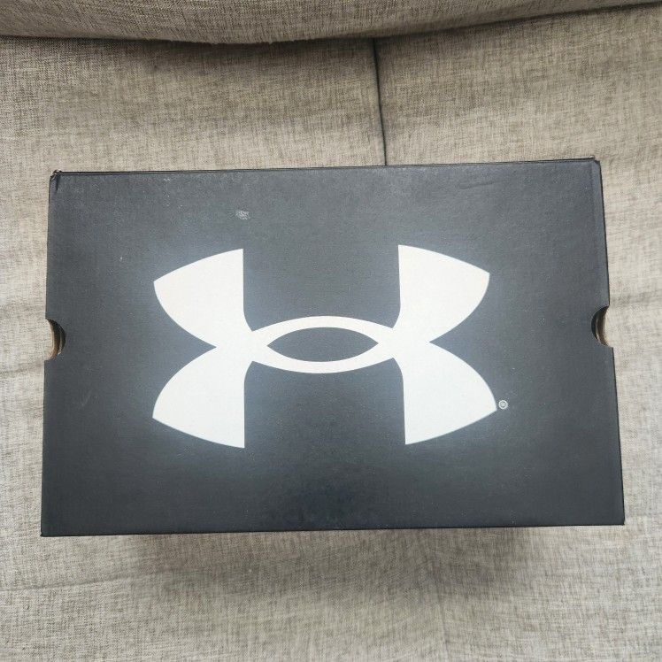 Under Armour Cleats Size 8.5