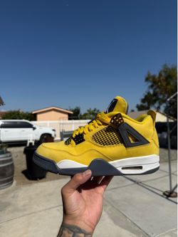 Jordan 4 lightning