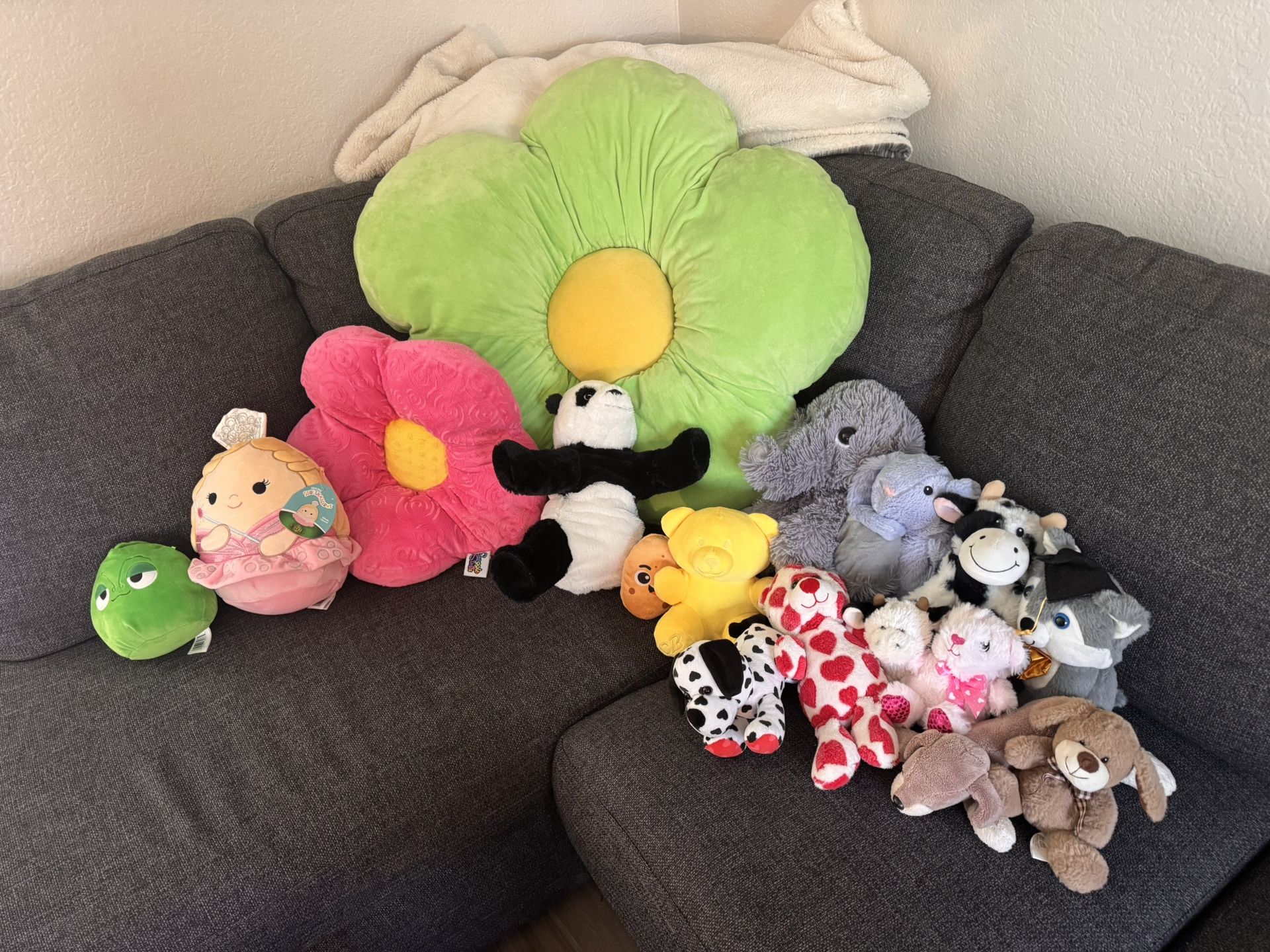 Stuffy Bundle: Squishmallows, Pillows & Stuffed Animals