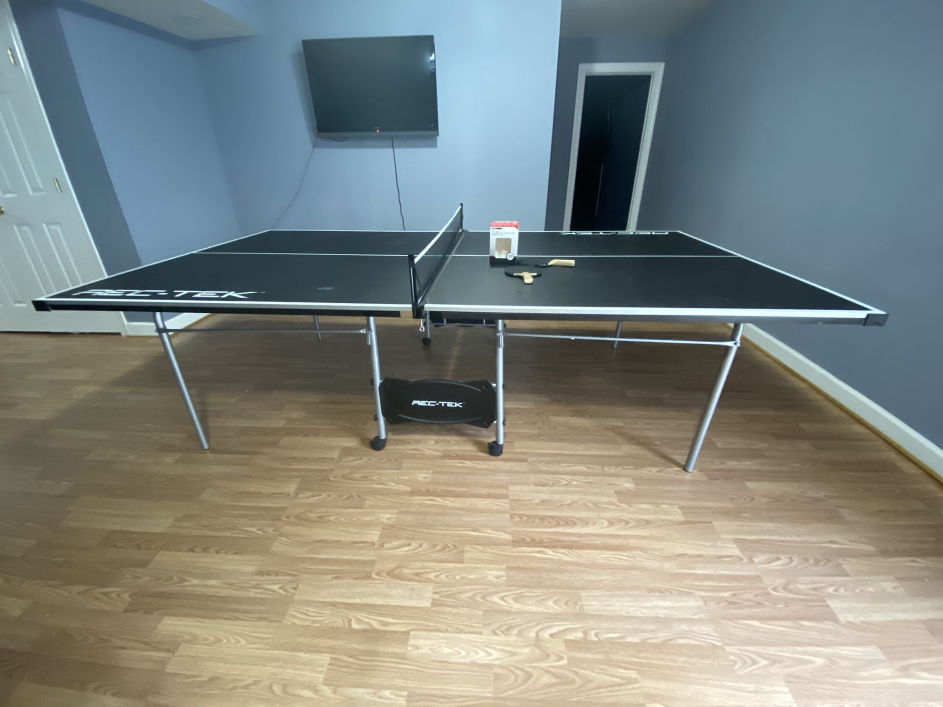New Ping Pong/Table Tennis Table