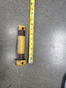 CATAPILLER HITCH PIN