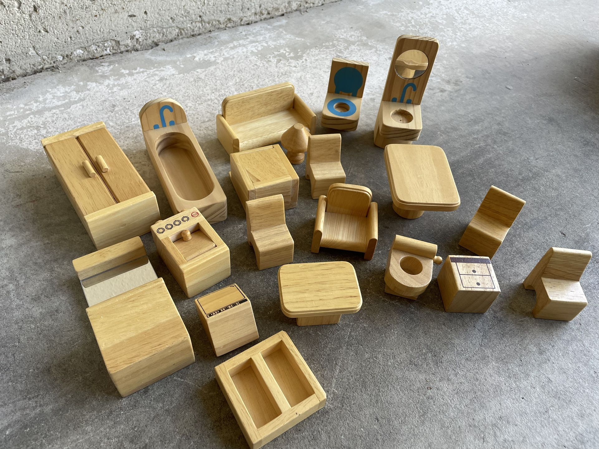 Doll House Accessories