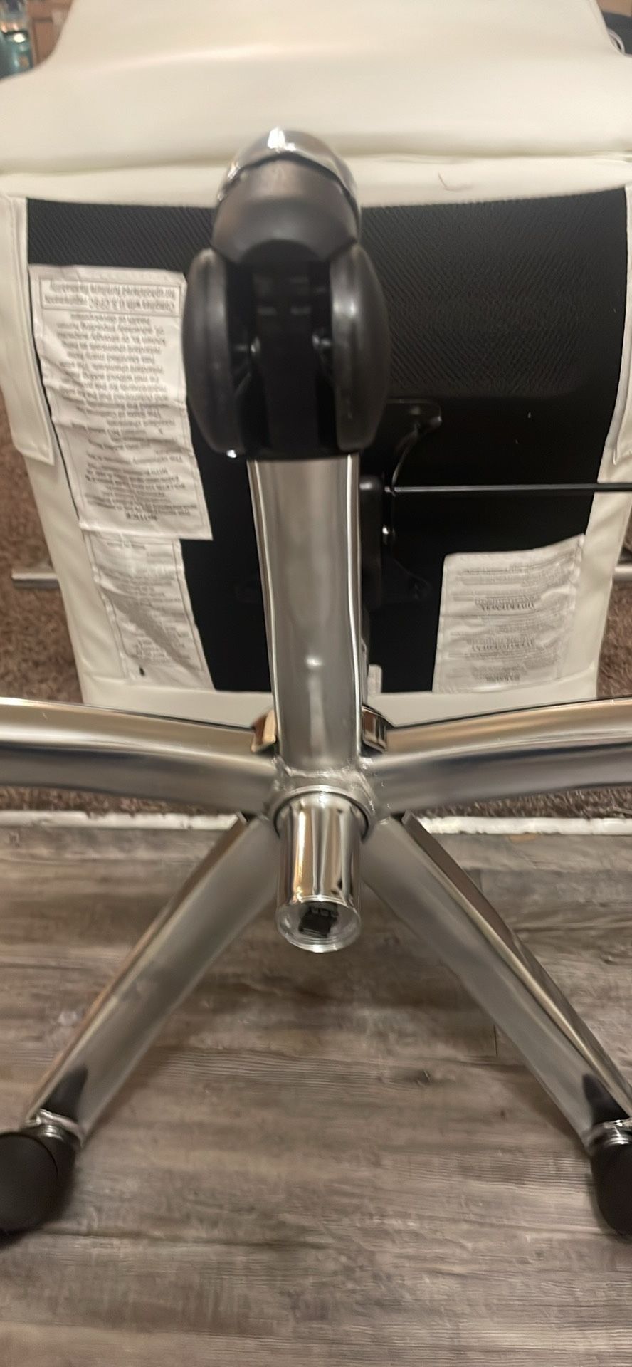 New Winsley Manager Chair for Sale in Oro Valley, AZ OfferUp