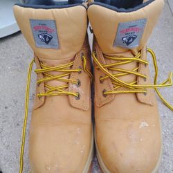 $50.00.    8. Wide.     Like New.     60608