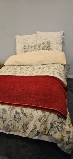 Full size bedding bundle - Comforter, decor pillows, blanket, long body pillow & pillowcase