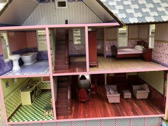 Melissa & doug classic hotsell heirloom victorian wooden dollhouse