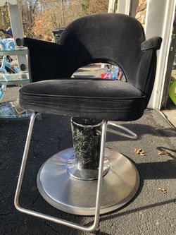 Salon chair