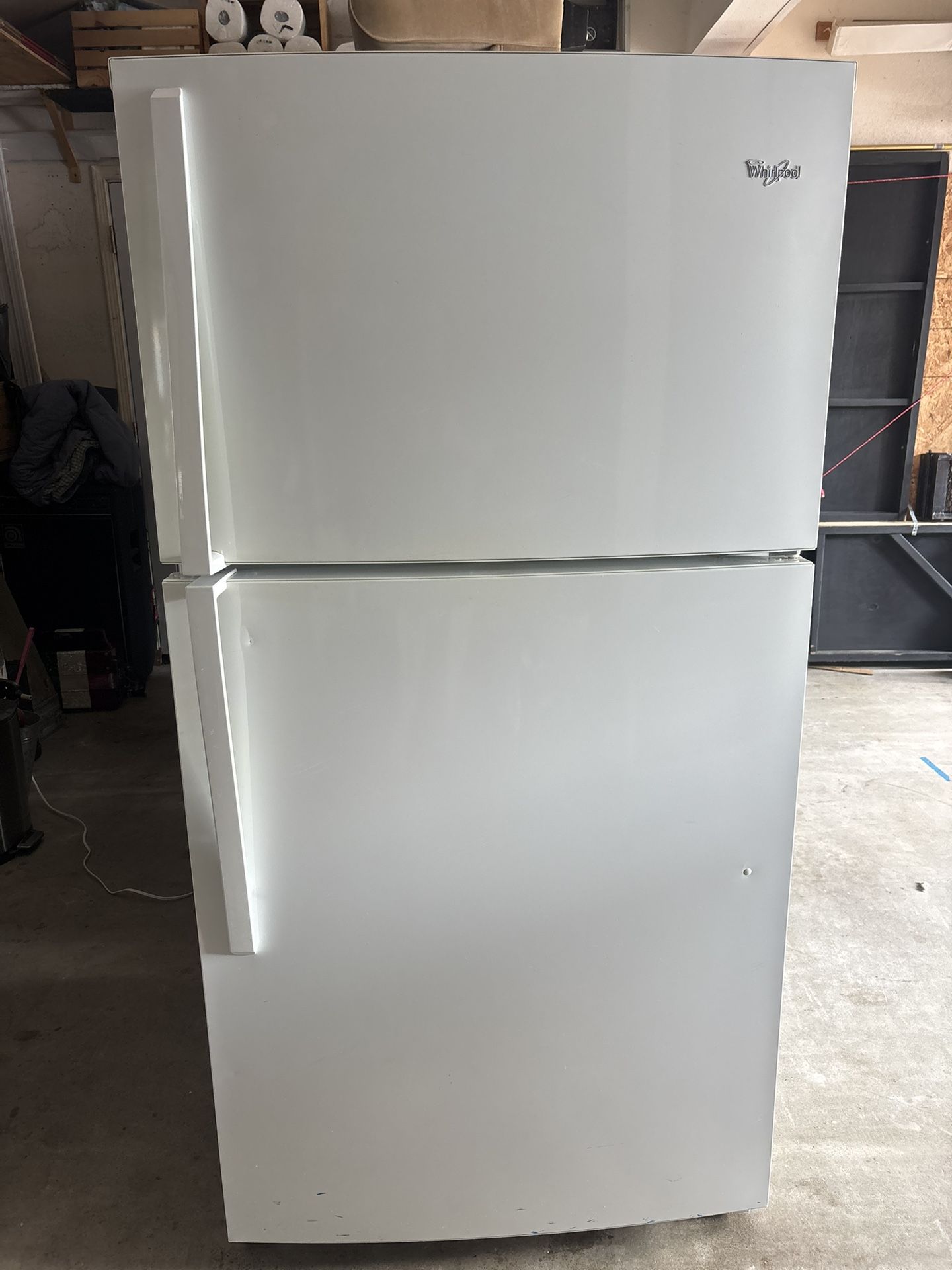 Whirlpool Fridge 21.3 Cub Used