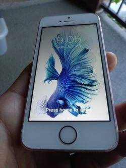 iPhone SE(32gig)....FACTORY UNLOCKED!!!..NO TRADE