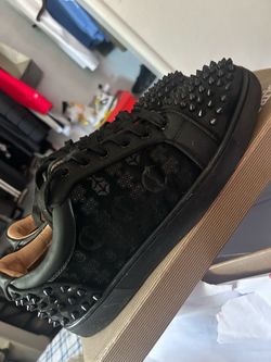 Red bottoms 8.5
