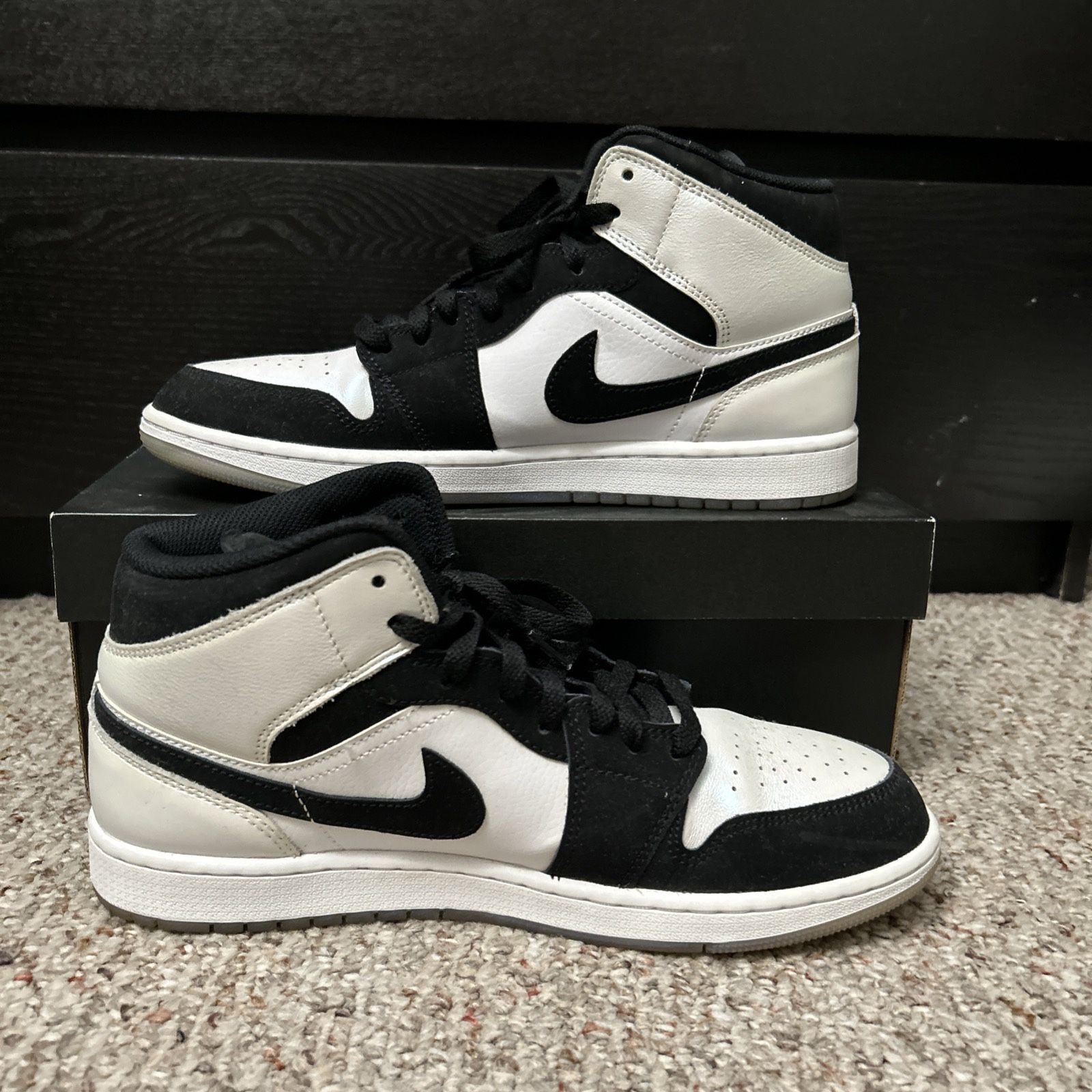 Nike Air Jordan 1 Mid White Black Diamond Great condition Size 10.5