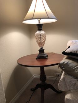 Ethan allen table and lamp