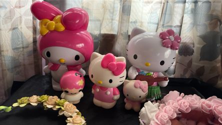 Girlie lot hello kitty and flower Tiera’s