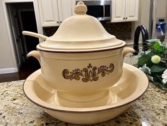 Pfaltzgraff Vintage Soup Tureen Set – Complete with Lid, Ladle & Underplate