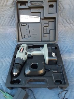 CRAFTSMAN 18 VOLT DRILL
