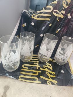 4 Christmas Glasses