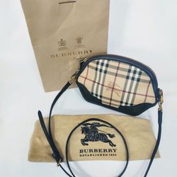 💯 Authentic Burberry Crossbody Bag