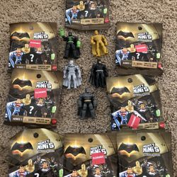 13 Mighty minis. Batman versus superman series 1