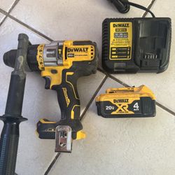 DEWALT 20V MAX XR 1/2 Inch Cordless Hammer Drill Kit with 20v battery and Charger  