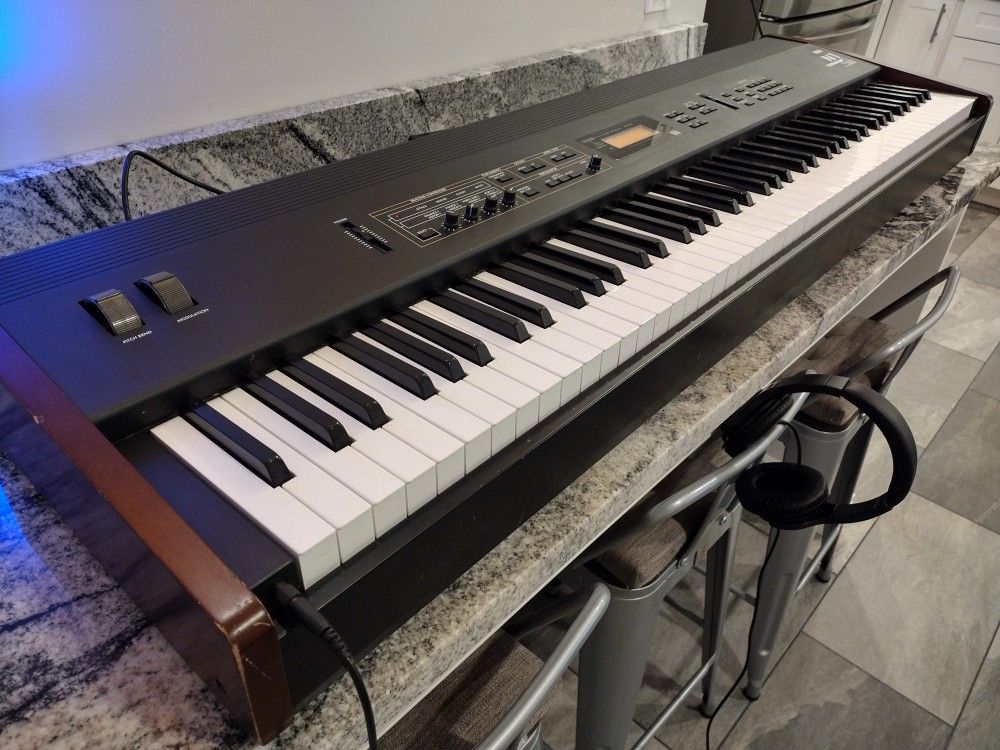 Fully functional Korg n1