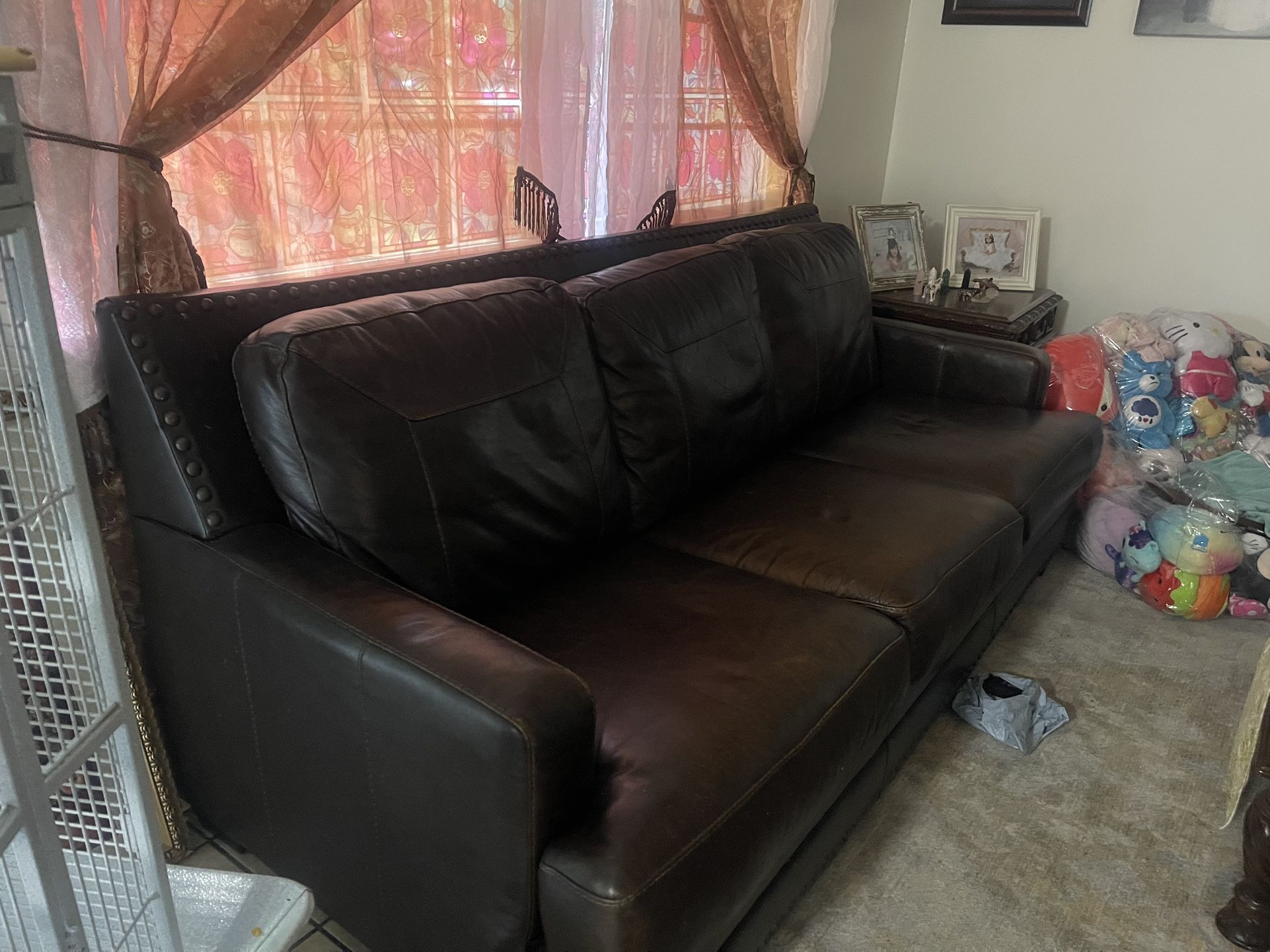 Living Room Set. Great Condition.