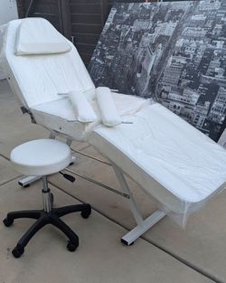 White Esthetician Bed/ Tattoo Chair & Stool Set