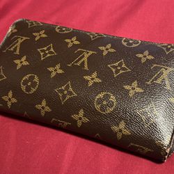 Genuine Louis Vuitton Zip Up Wallet