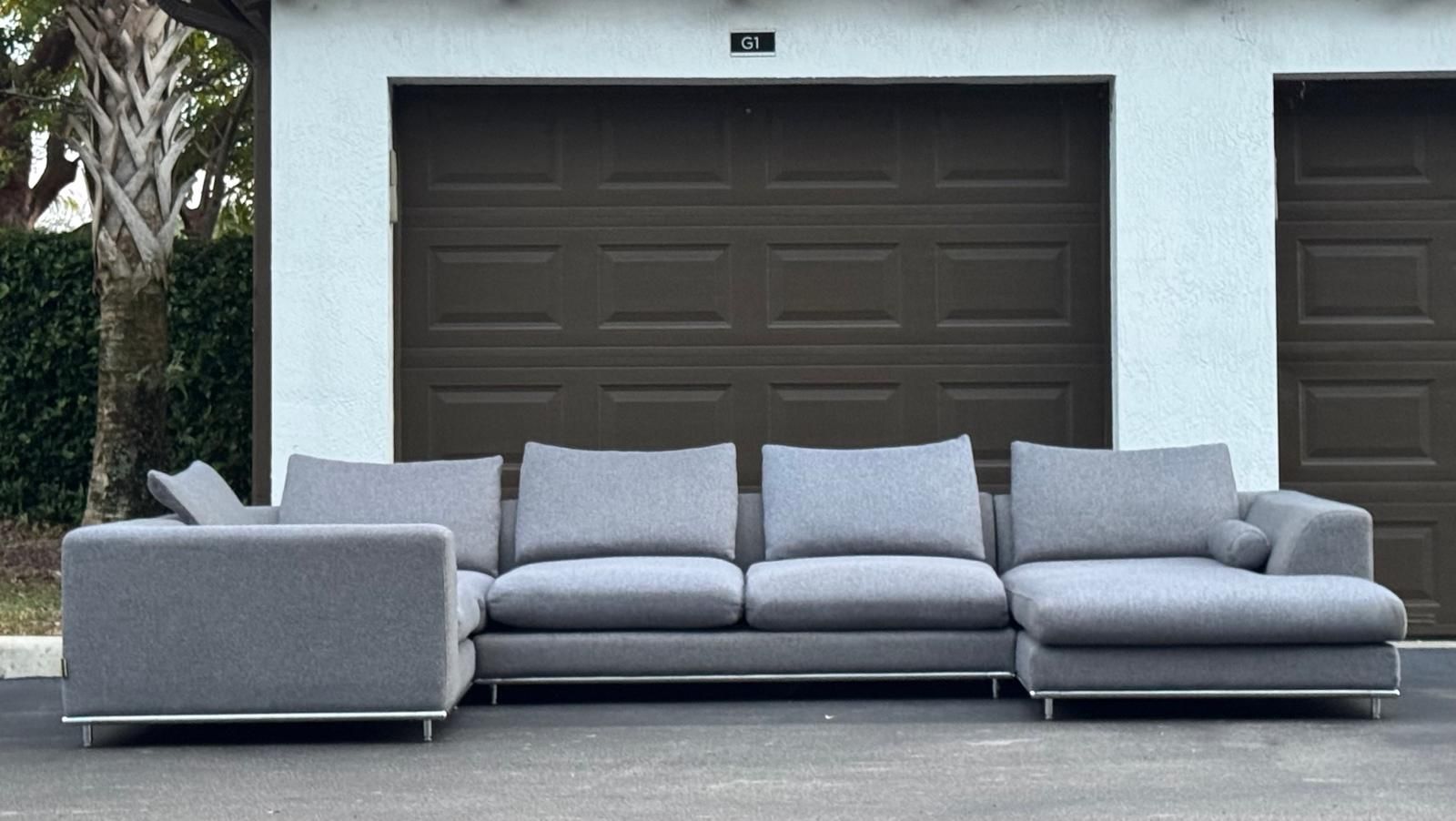 Sectional Couch/Sofa - Modular - Linen -  Perazzi - Delivery Available 🚛