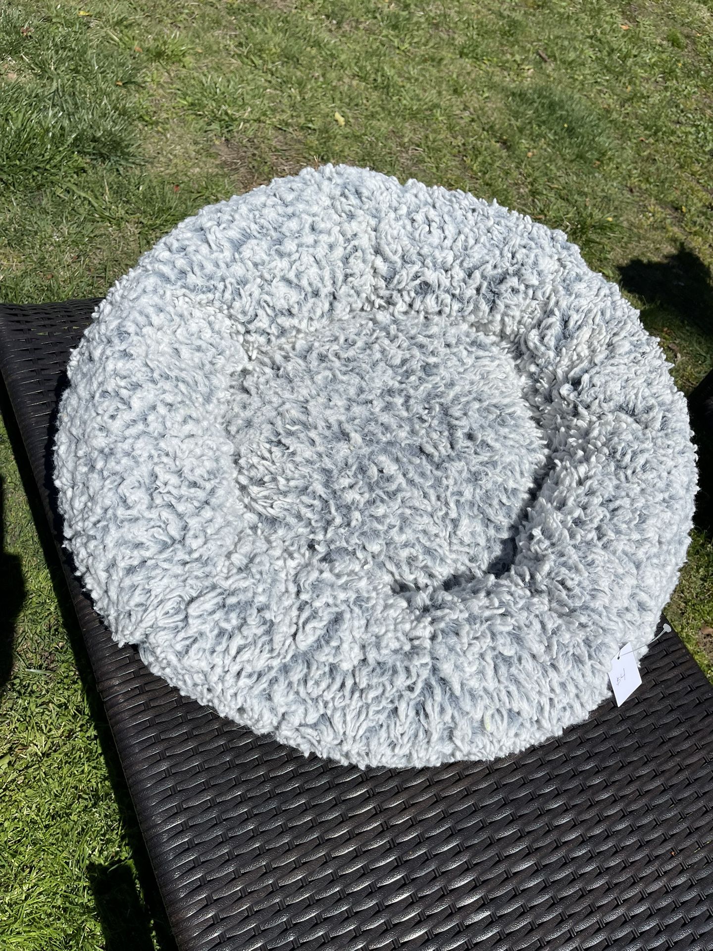 Tall tails dog bed