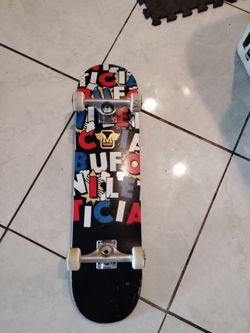 Skate board