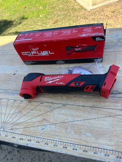 Milwaukee M18 FUEL Oscillating Multi-Tool