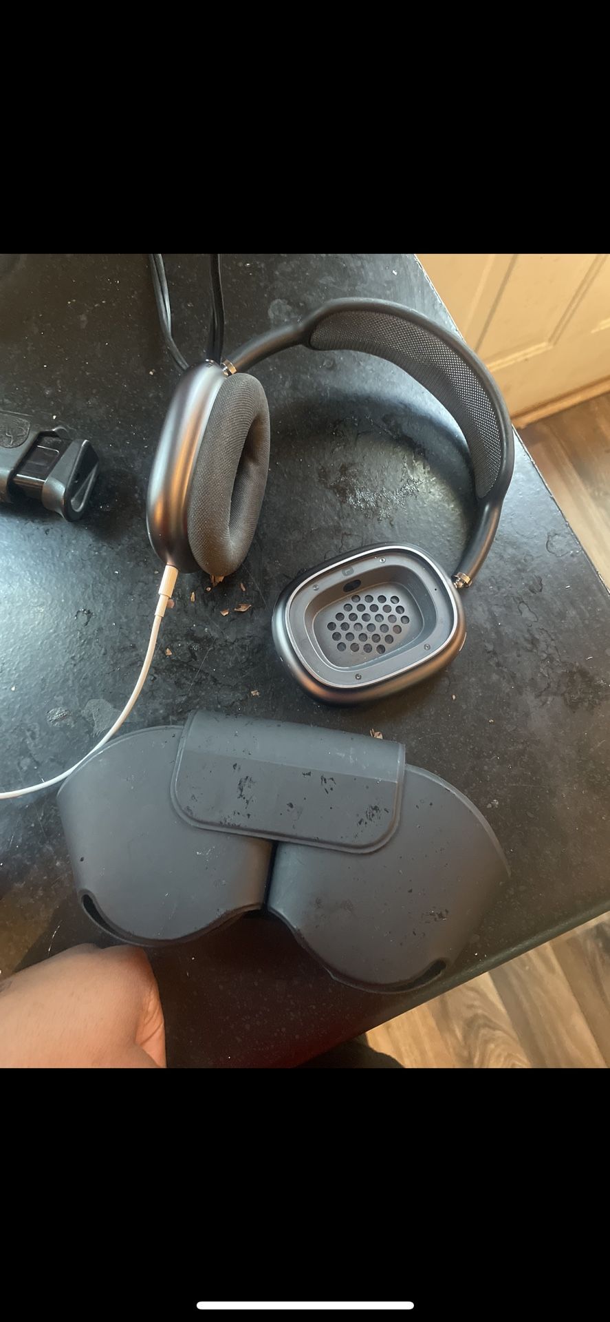 Apple Headphones Max 