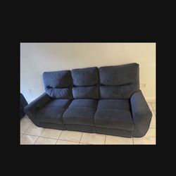 Recliner Sofa! Excellent Condition 