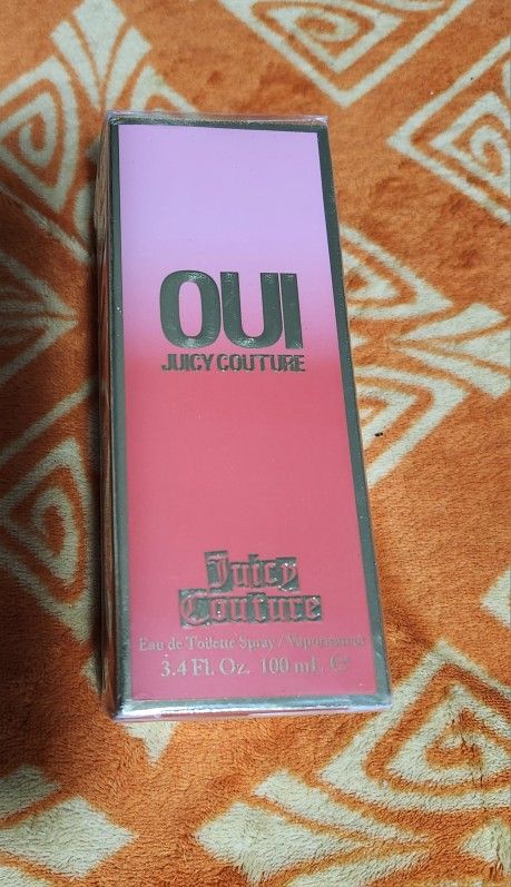 Juicy Couture OUI Perfume