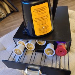 Keurig w/Carafe & K cup Holder
