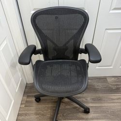 Herman Miller Aeron Office Chair ( SIZE B ) FULLY LOADED !!