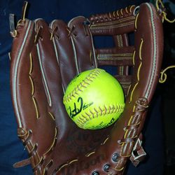 WILSON  13 -INCH SLOW PITCH SOFT BALL GLOVE 