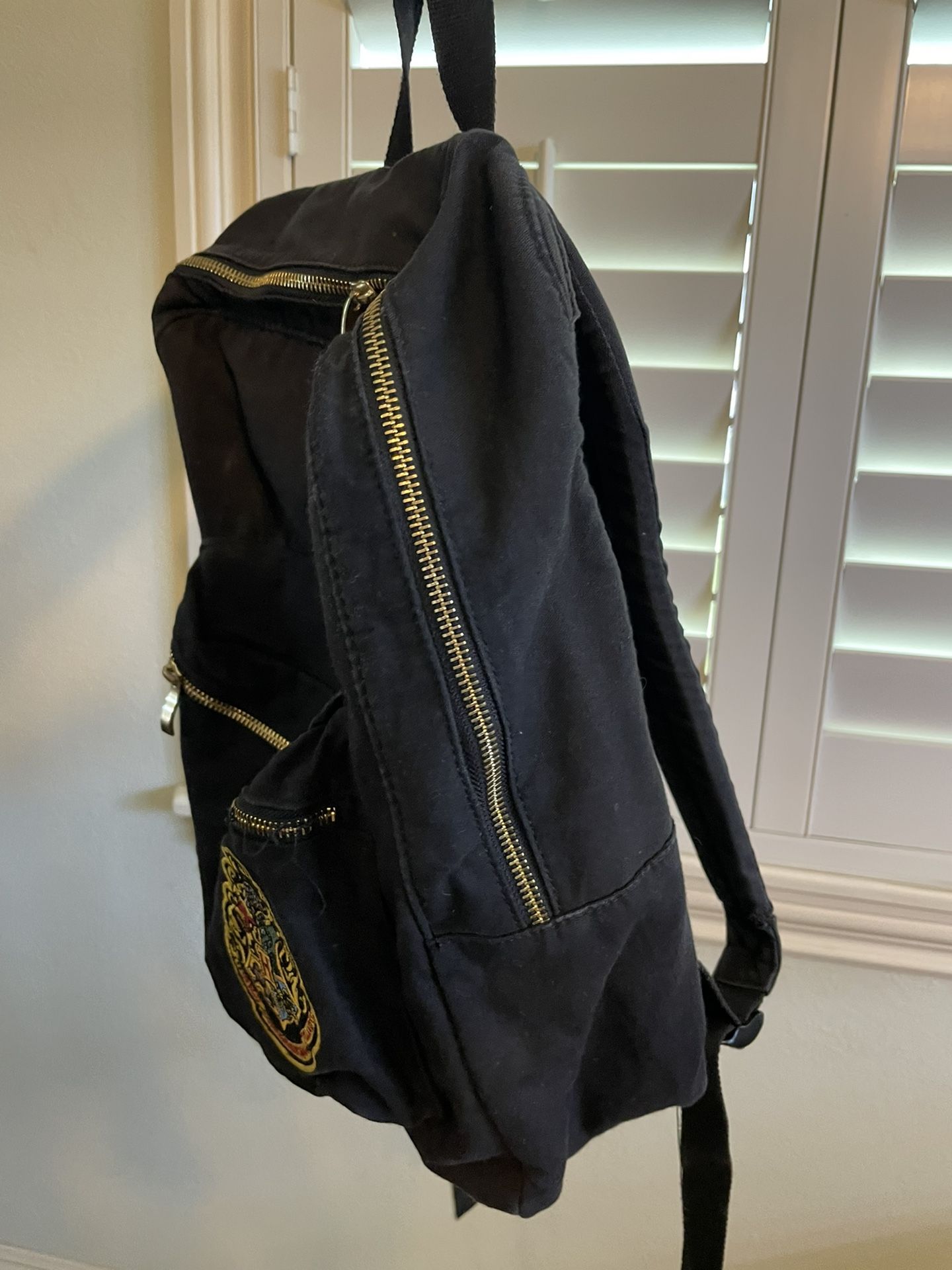 Black Hogwarts Universal Studios Backpack PHOTOS: New  main image 2
