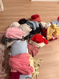 Women’s Closet Cleanout – Huge Lot – Mostly Size Medium