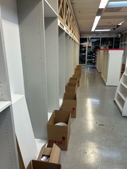 Display shelving for retail space