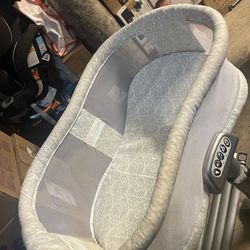 Electronic bassinet