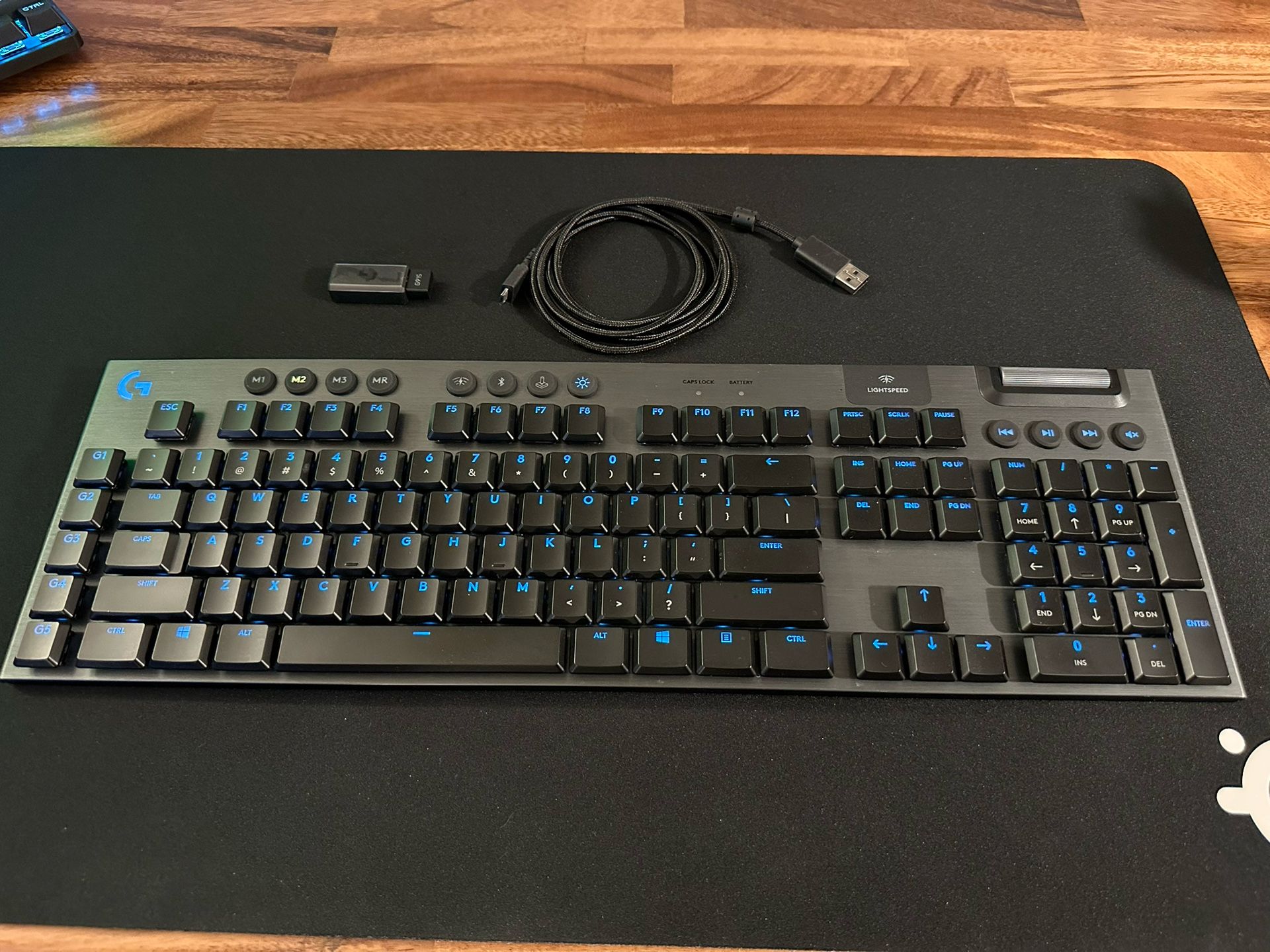 Excellent Logitech G915 Wireless Gaming Keyboard