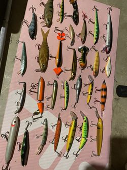 Musky Lures With Flambeau Maximizer Box for Sale in Roselle, IL - OfferUp